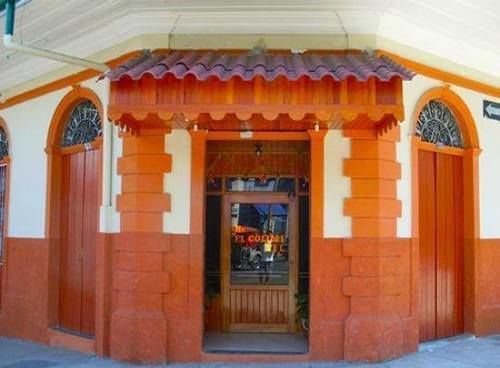 Hostal El Colibri Икитос Экстерьер фото