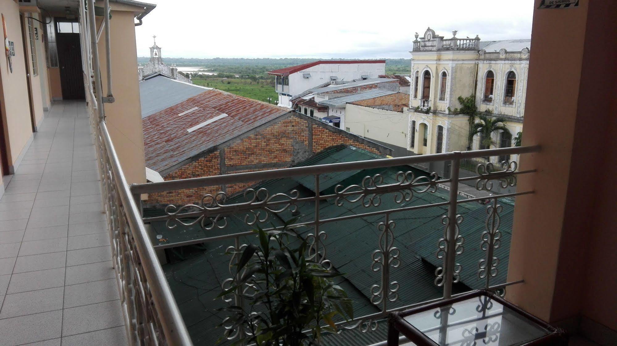 Hostal El Colibri Икитос Экстерьер фото